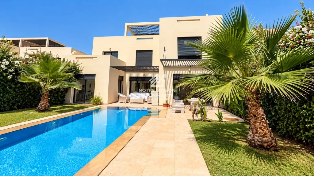 Villa semi meublé à vendre sur Al Maaden golf