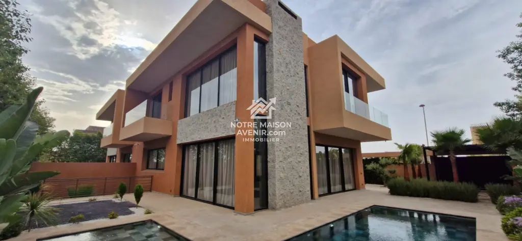 Villa moderne vide pour la location